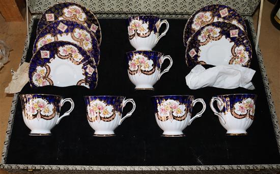 Wedgwood soup set & cased tea set